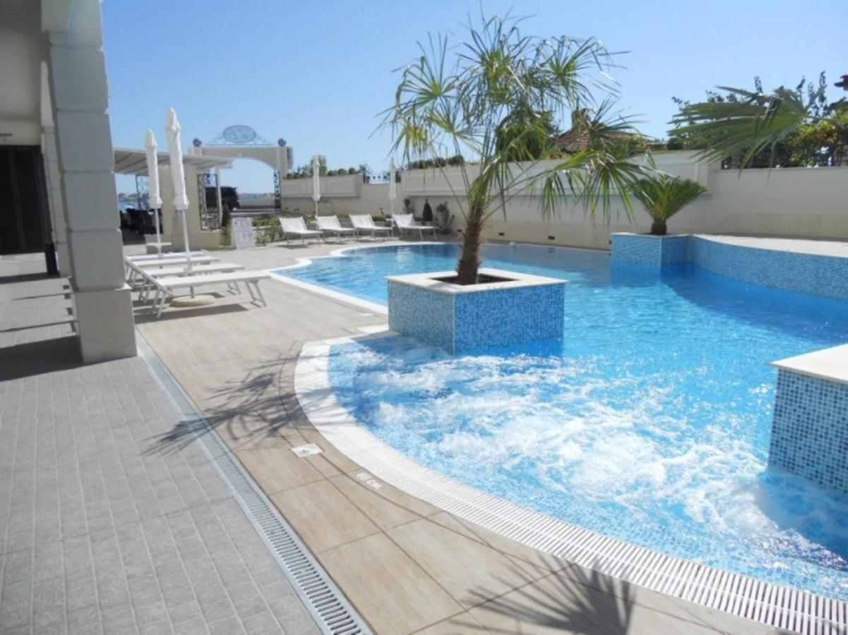 Private Apartments By The Sea With A Large Terrace In Apart Hotel! Поморие Экстерьер фото