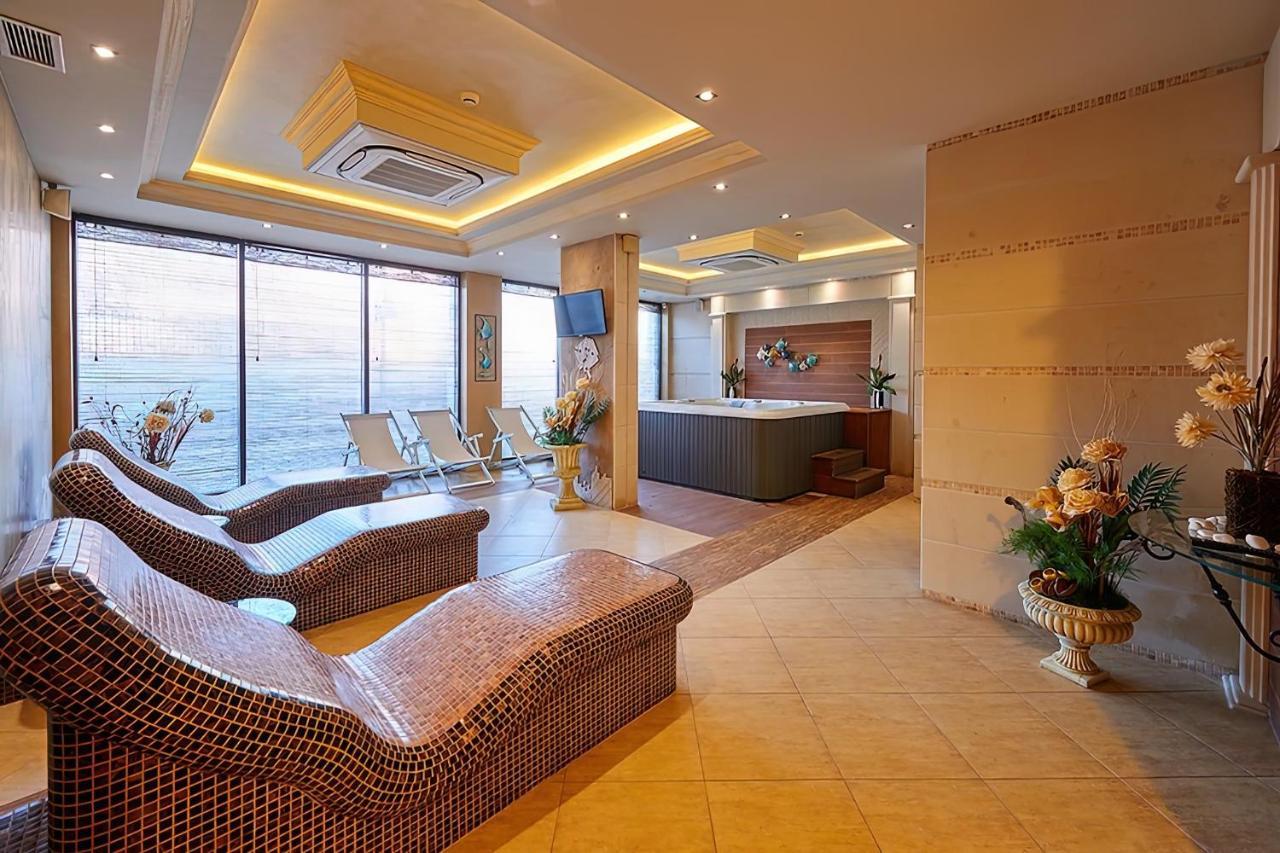 Private Apartments By The Sea With A Large Terrace In Apart Hotel! Поморие Экстерьер фото
